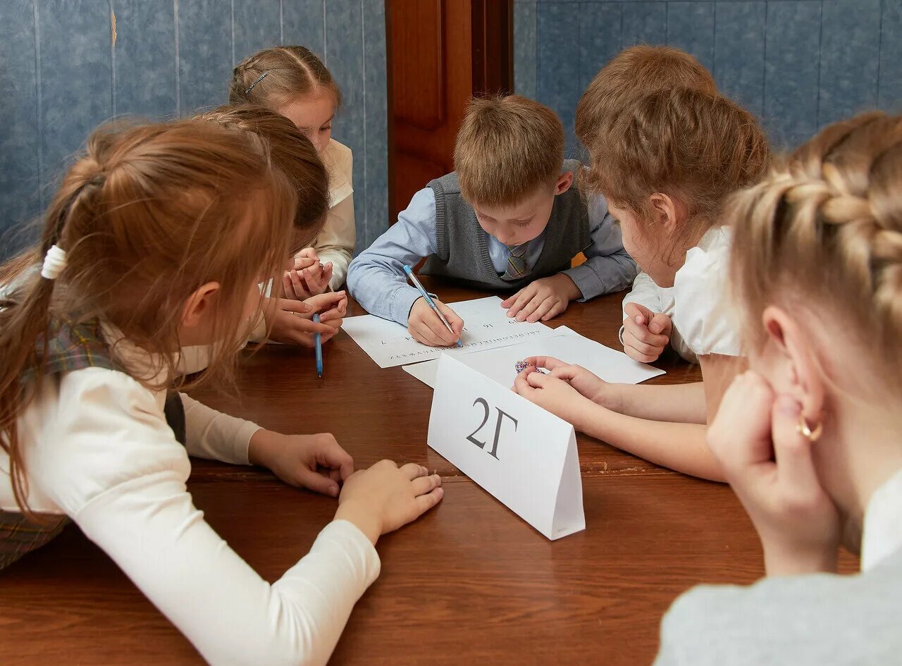 School quiz. Дети на викторине. Конкурсы для младших школьников.