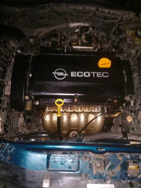 Выбросило масло через щуп. Opel astra h z16xer щуп уровня масла.