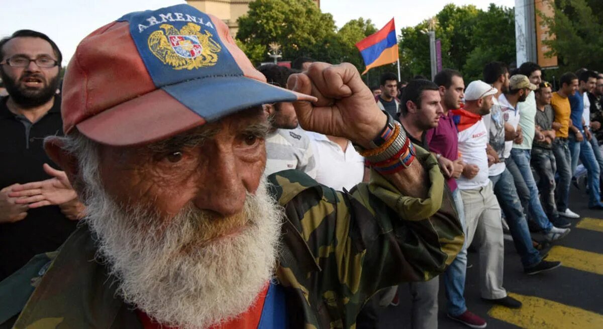 Ютуб армян. Армения люди. Армяне народ. Ереван люди. Народ Армении фото.