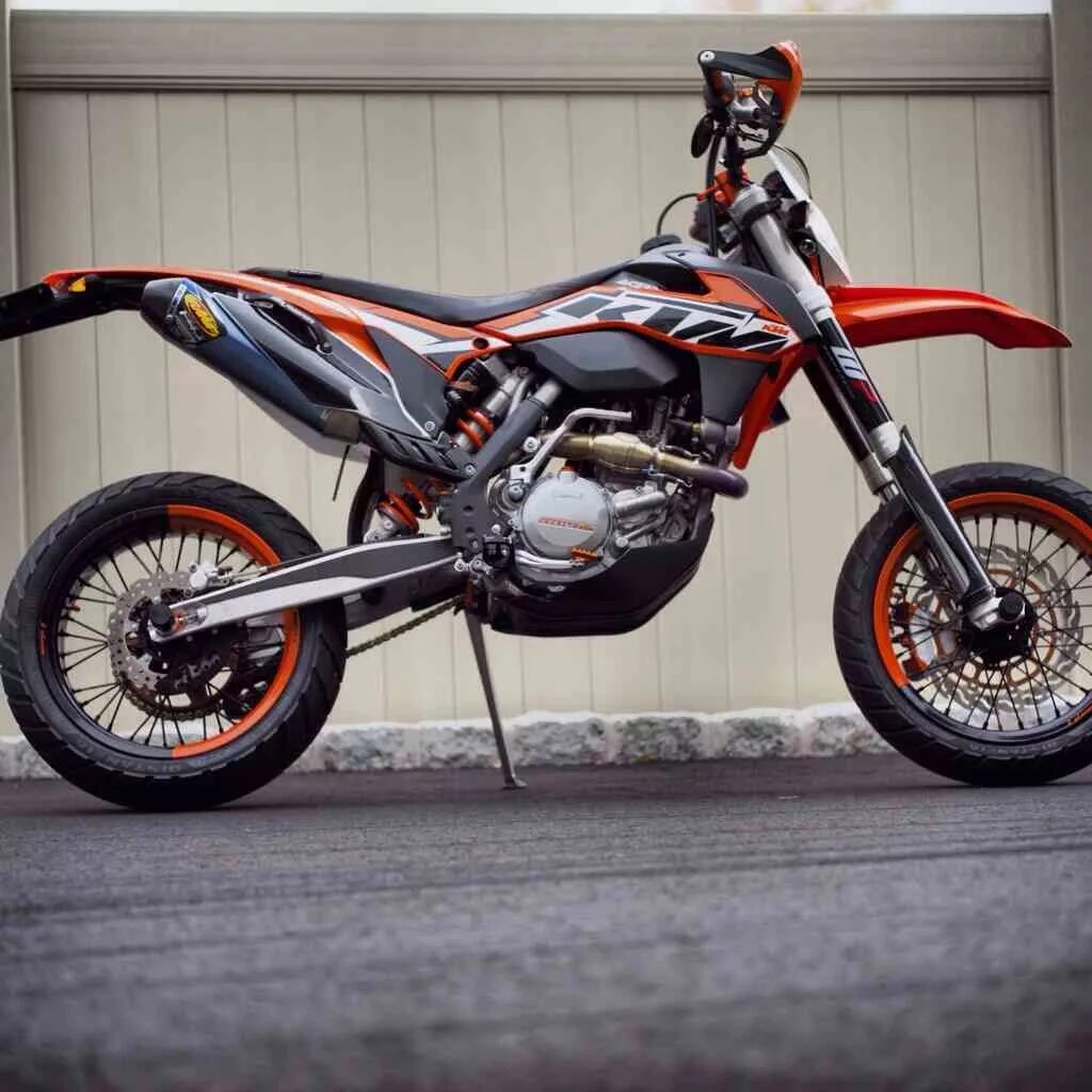 Ктмы. Мотард KTM 450. Мотоцикл КТМ супермото 450. KTM супермото. КТМ эндуро мотард.