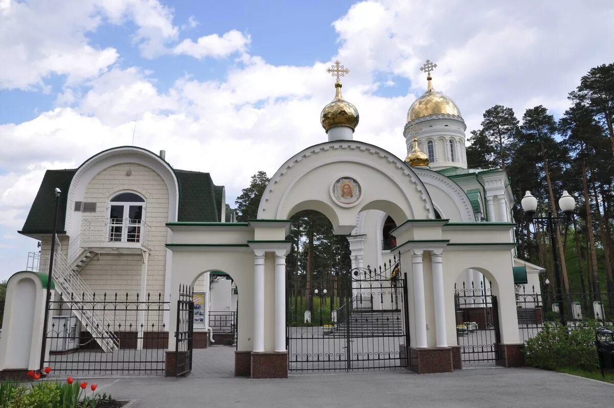 Новоберезовский свердловская область купить. Город Берёзовский Свердловская область храм.