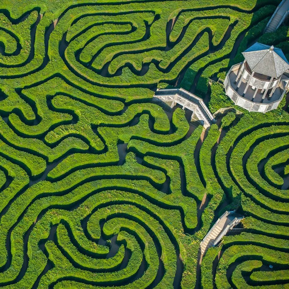 Village лабиринты. Лабиринт Longleat Hedge Maze. Лабиринт Лонглит (Longleat Hedge Maze), Англия, Великобритания. Лабиринт Живая изгородь. Семиповоротный Лабиринт в поместье.