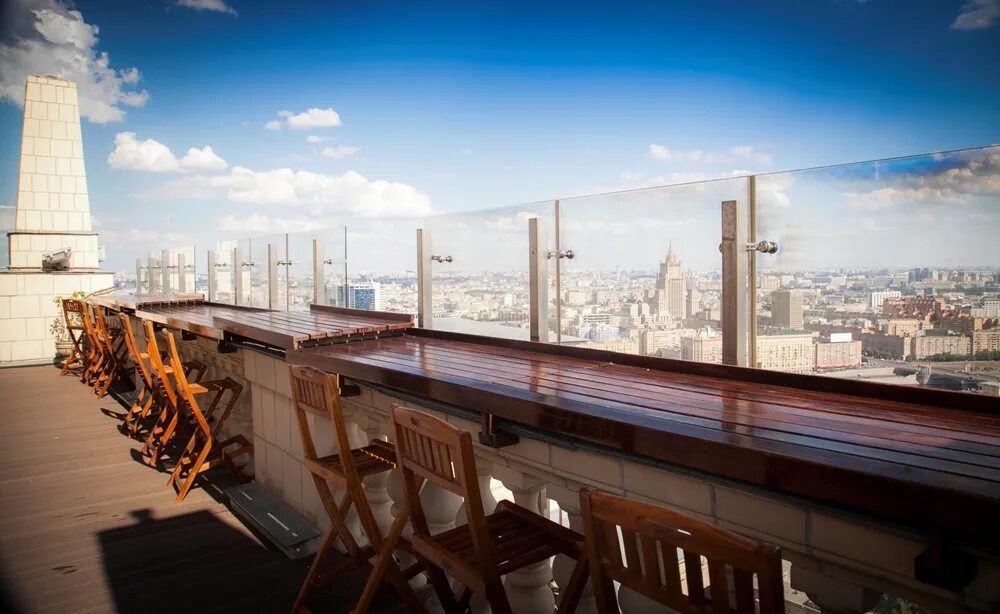Смотровая площадка рэдиссон украина. Отель radisson collection москва. Крыша новотель киевская. Крыша рэдиссон. Рэдиссон блю шереметьево.