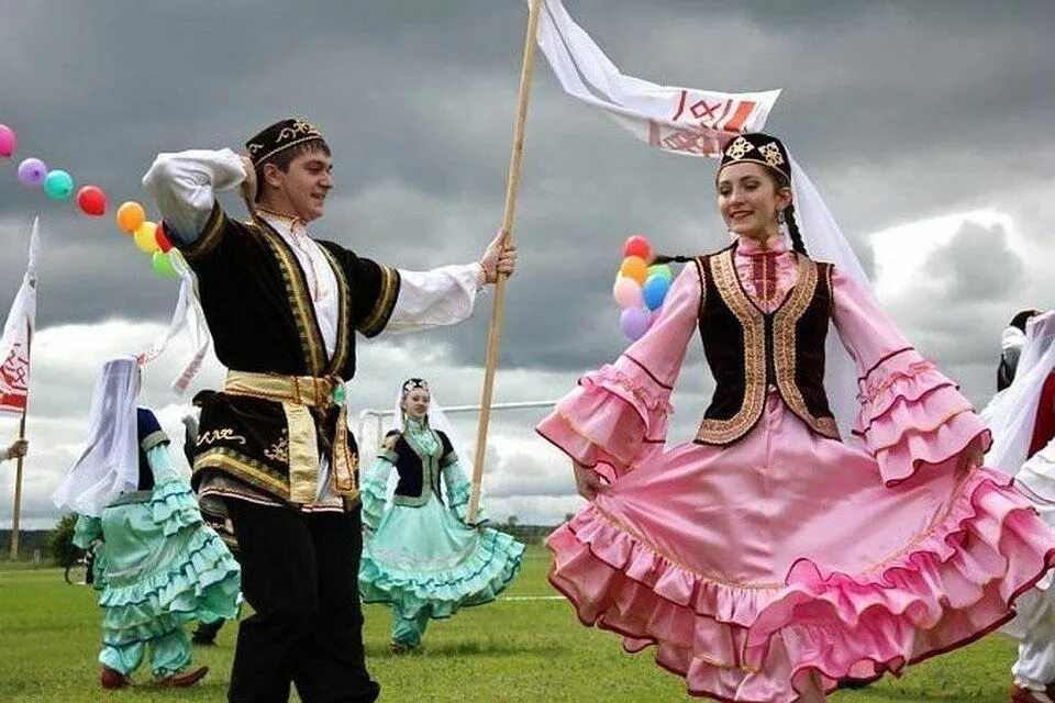 Национальная одежда Татарстана Сабантуй. Сабантуй Томск. Татары Красноярск Сабантуй. Татары национальные костюмы Сабантуй. Татарские племена