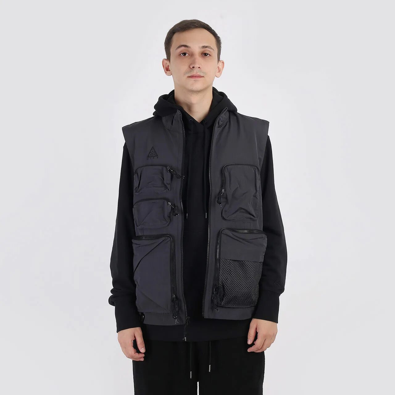 Acg жилетка. Nike acg безрукавка. Жилетка nike acg зимняя. Жилетка nike acg. Красная жилетка найк.