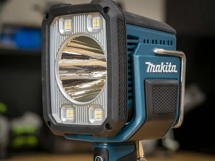 Аккумуляторный фонарь Makita dml812. Фонарь Макита ДМЛ 812. Аккумуляторный фонарь Makita dml812 debdml812. Фонарь Макита 18 вольт. Купить аккумуляторный прожектор
