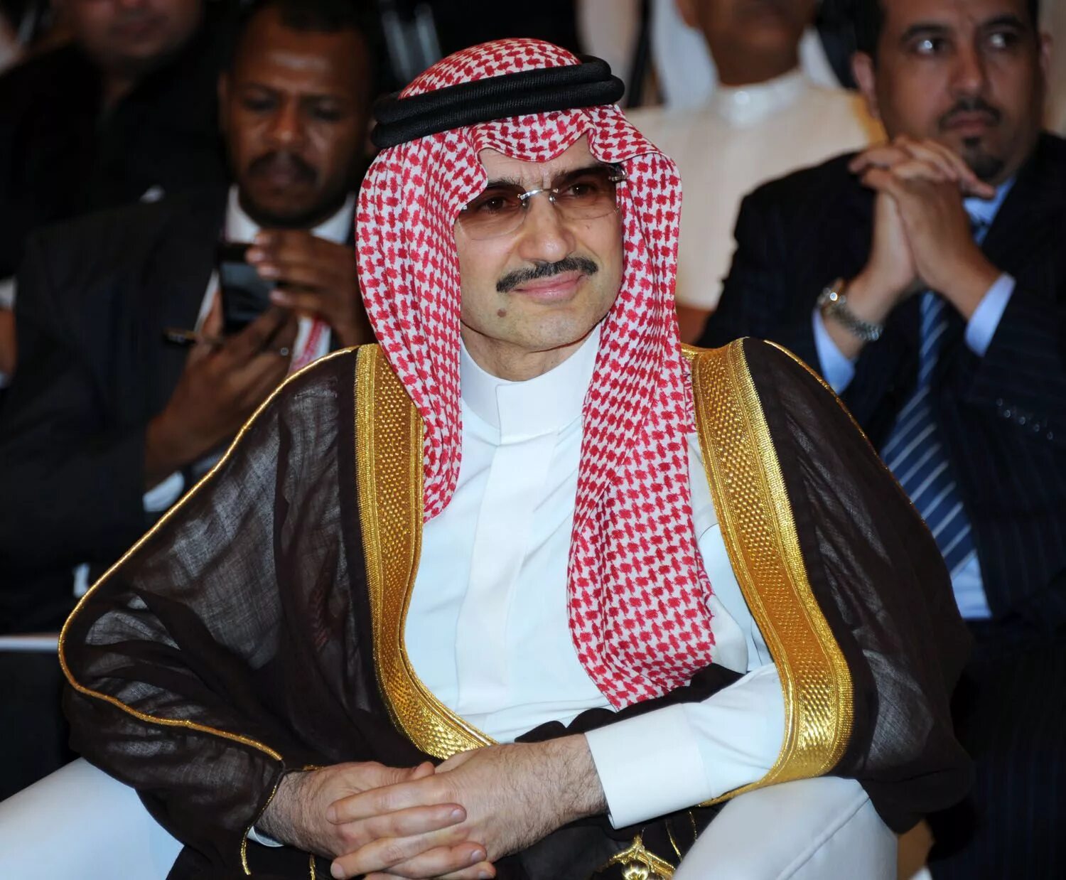 Аль валид бин. Алвалид Бин Талал Аль Сауд. Принц Талал Аль Сауд. Принц Валид Бин Талал. Принц Аль-Валид Бен Таляль.