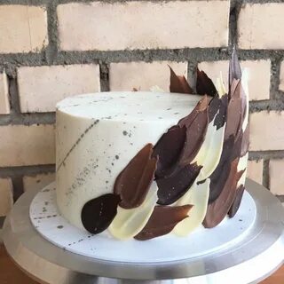 Декор торта шоколадными перьями - 63 фото