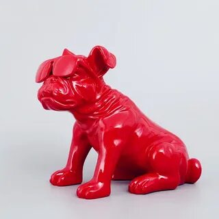 Красные фигурки