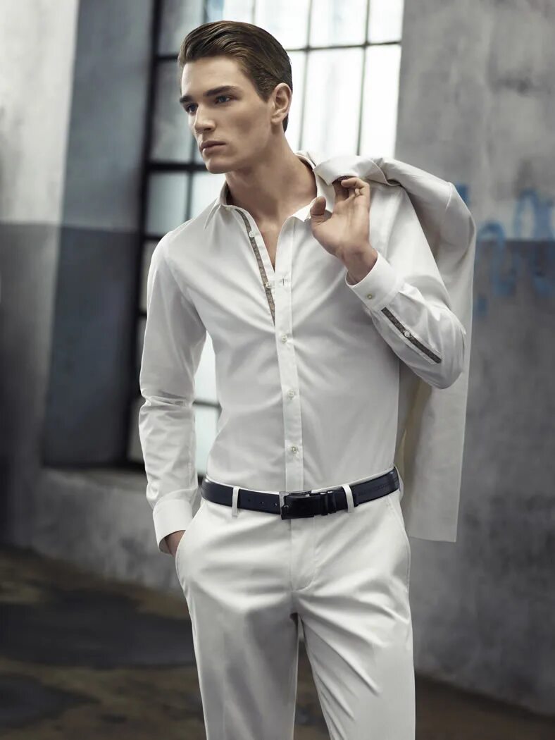 Мужское фото классика. Классический образ мужчины. Элегантный парень. Белая одежда для мужчин. Элегантный стиль мужской.