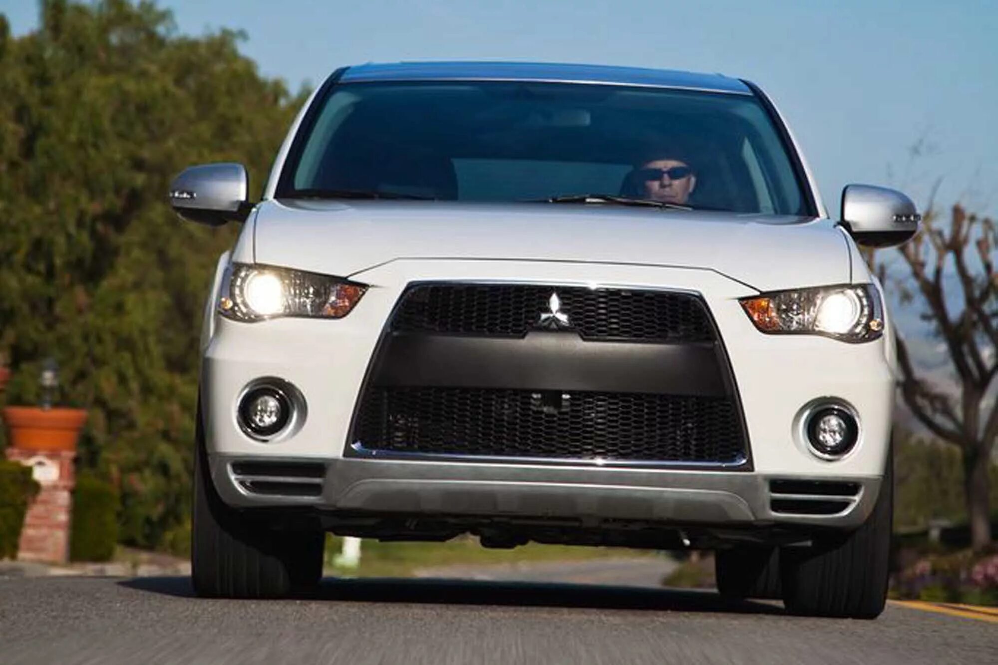 Митсубиси аутлендор2010. Mitsubishi Outlander 2010. Митсубиси Аутлендер ХЛ 2010. Mitsubishi Outlander gt 2010.