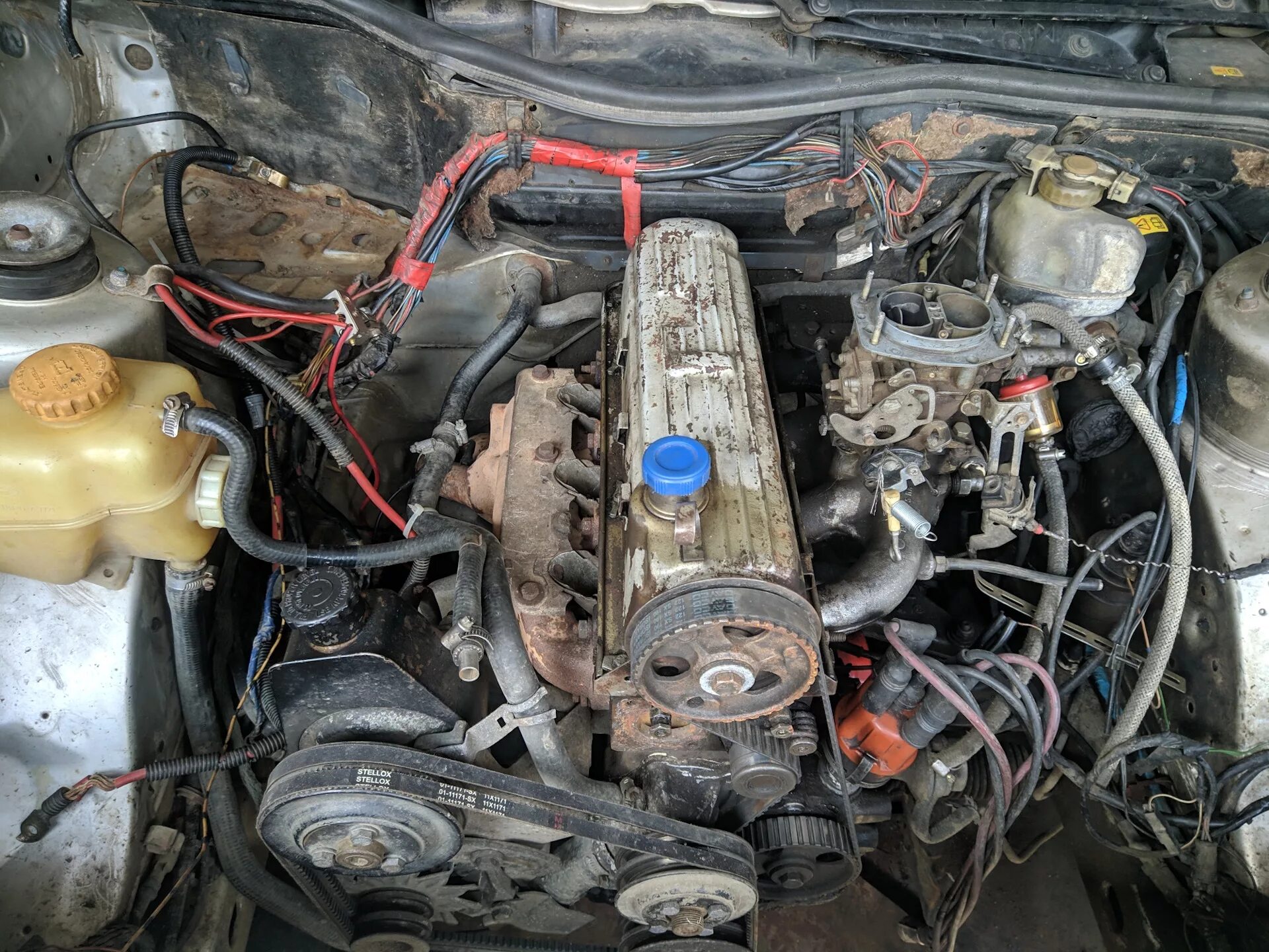 0 донс 8 клапанов. Двигатель форд сиерра 2. Ford sierra 2. Форд сиерра 2. Форд скорпио мотор dohc 2.