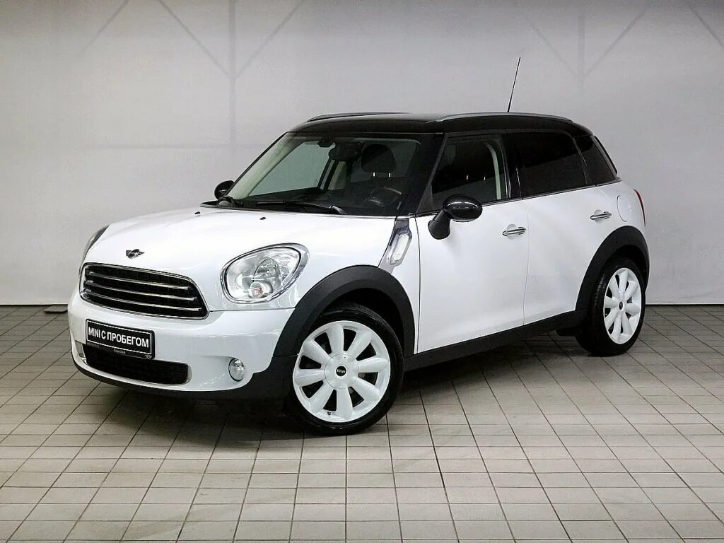 Тверь купить мини. Mini Cooper s Countryman 1.6 at, 2013. Машина белая мини джип женский. Продам Mini Countryman.