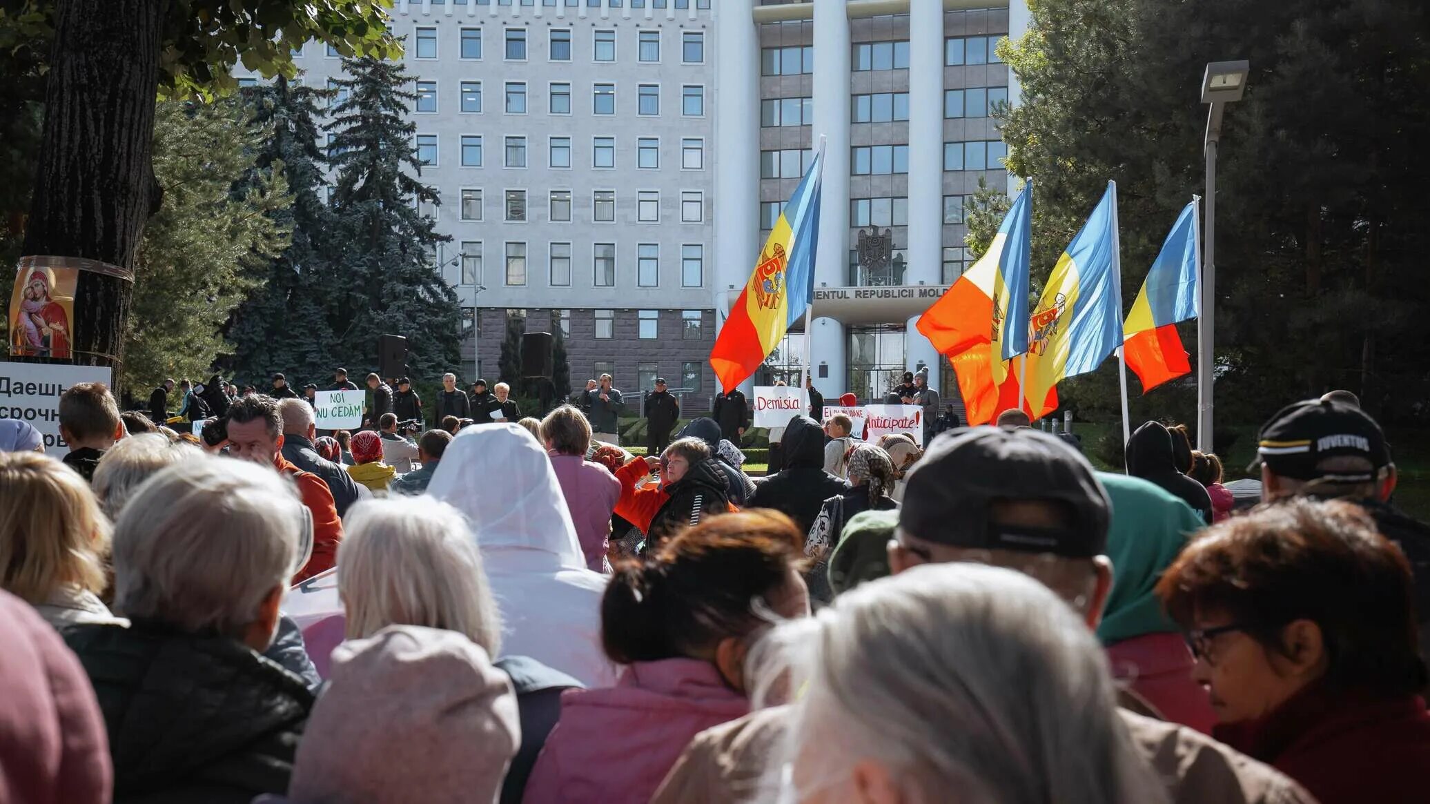 Митинг 25. Протесты в молдавии 2025. кишинев протесты. митинги в молдове. митинги в молдавии сейчас.