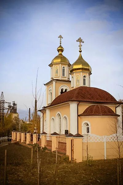 Город золотое луганская область. Луганск золотое. Золотое попаснянский район, луганская область. Поселок карбонит луганская область. Луганск золотое.