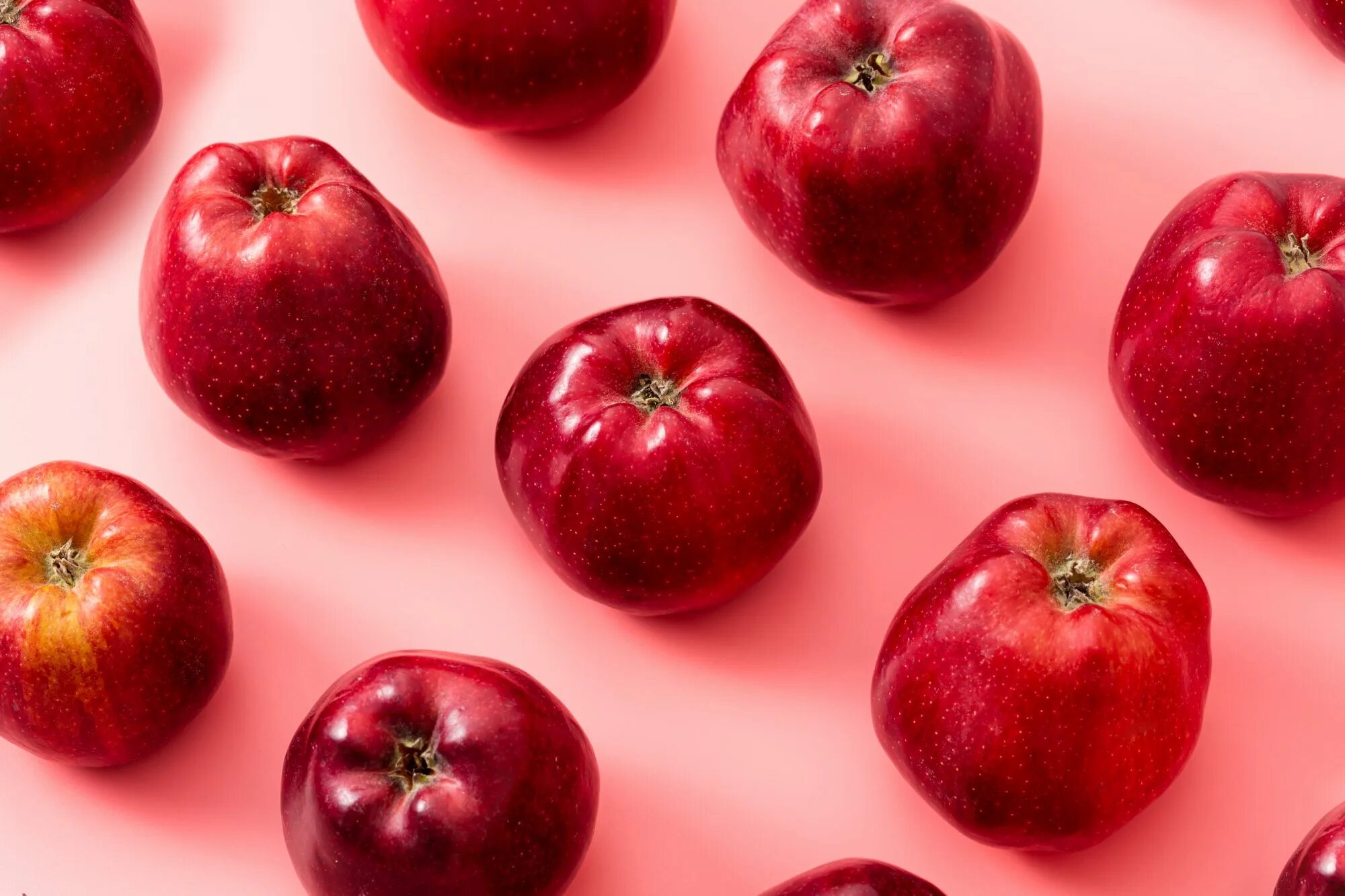 Видеть во красные яблоки. Яблоки красные. Красные блестящие яблоки. Блестящее яблоко. Турецкая красная яблоко.