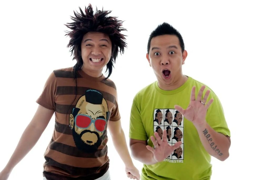 Обезьяна поет. Придурки поют. Видео ролик поющего китайца горбуна. Гоблин и клим жуков со свиньями. Моргенштерн поет на фестивале.