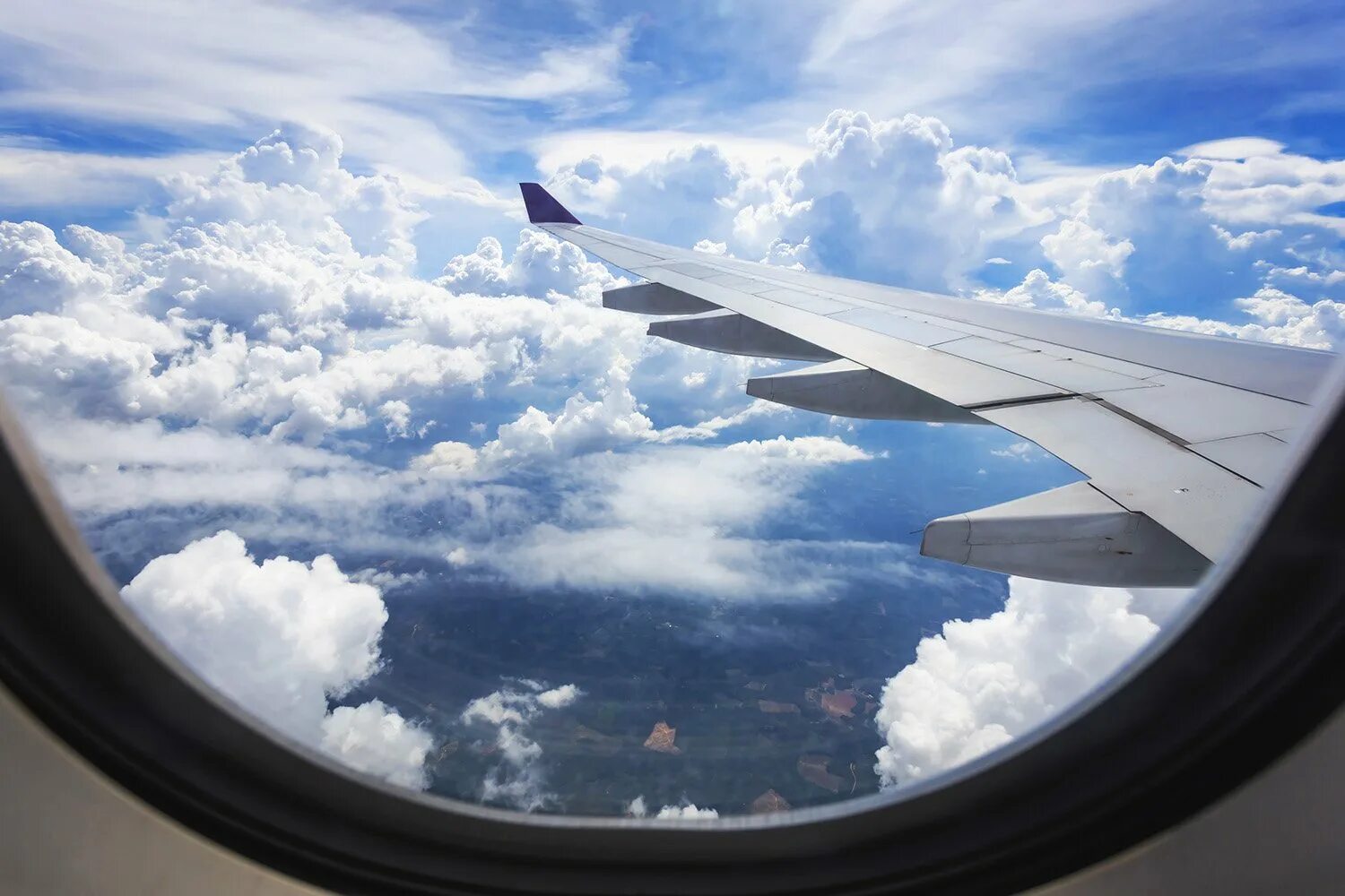 Летающая окно. Летающая окно. Вид из иллюминатора самолета. Airbus a320 иллюминаторы. Вид из иллюминатора самолета.