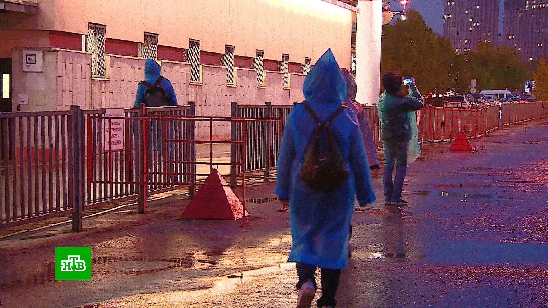 Москва после дождя. Снегопад в москве. Ледяной дождь в москве сегодня. Ливень в москве. Плохая погода в москве.