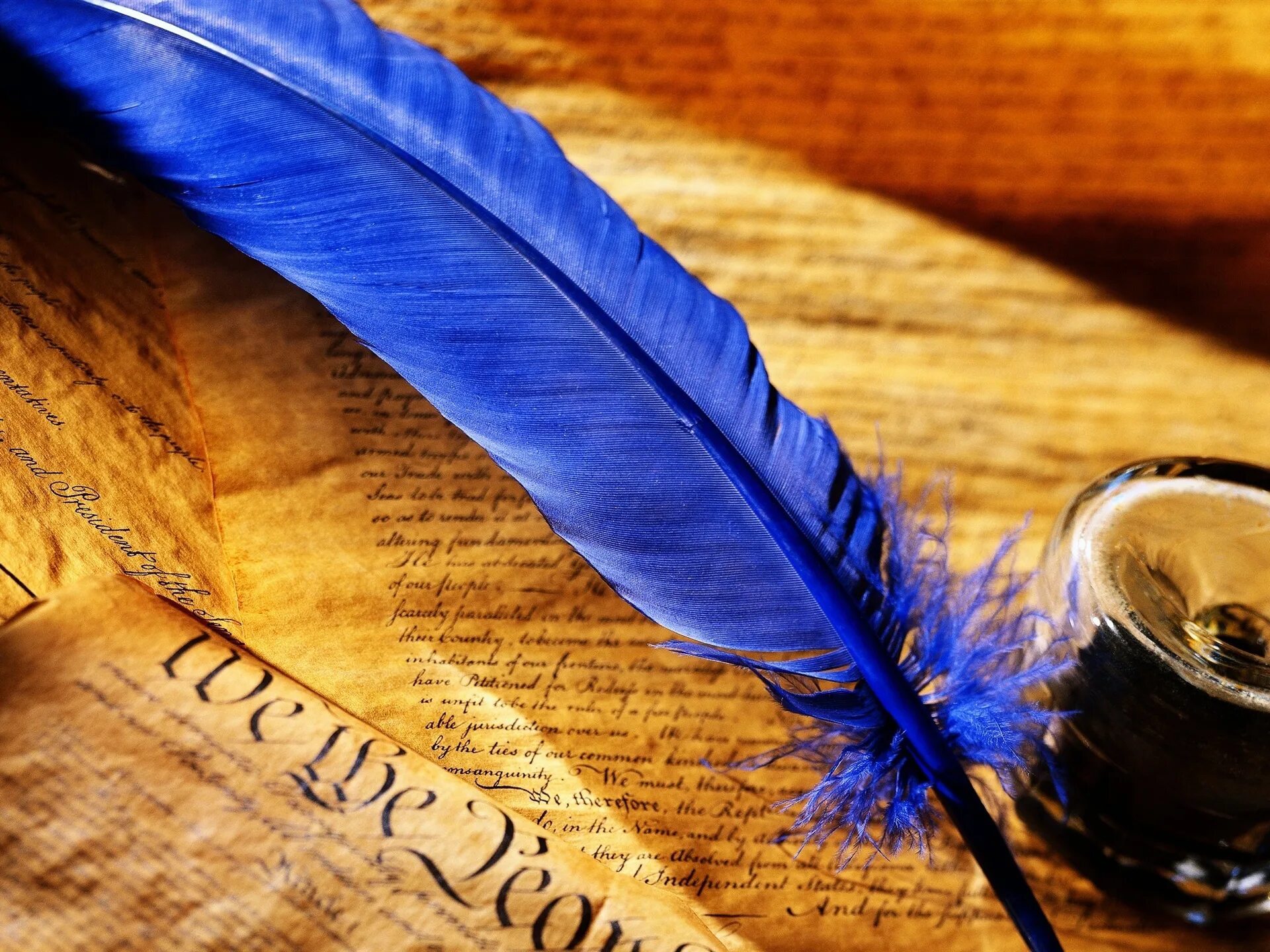 Стихи поэтов перу. Стихи поэтов перу. Андрей морозов фотонатюрморты лилии. Стихи поэтов перу. Всемирный день поэзии 2022.