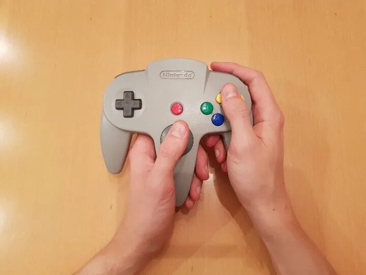 Контроллер Nintendo 64. Геймпад Нинтендо 64. Nintendo 64 Controller z-Trigger. N64 Controller z button. Control holds