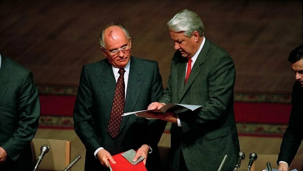 Ельцин распад. Горбачев и Ельцин 1991.