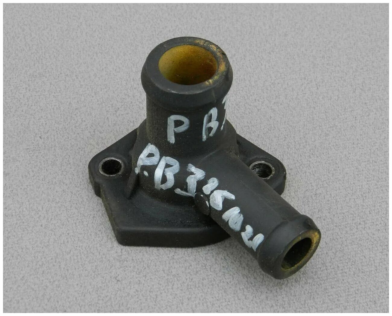 Vw vento фланец охлаждающей жидкости 1114501900. системы охлаждения vw 2. 8. фланец системы охлаждения пассат. 8.