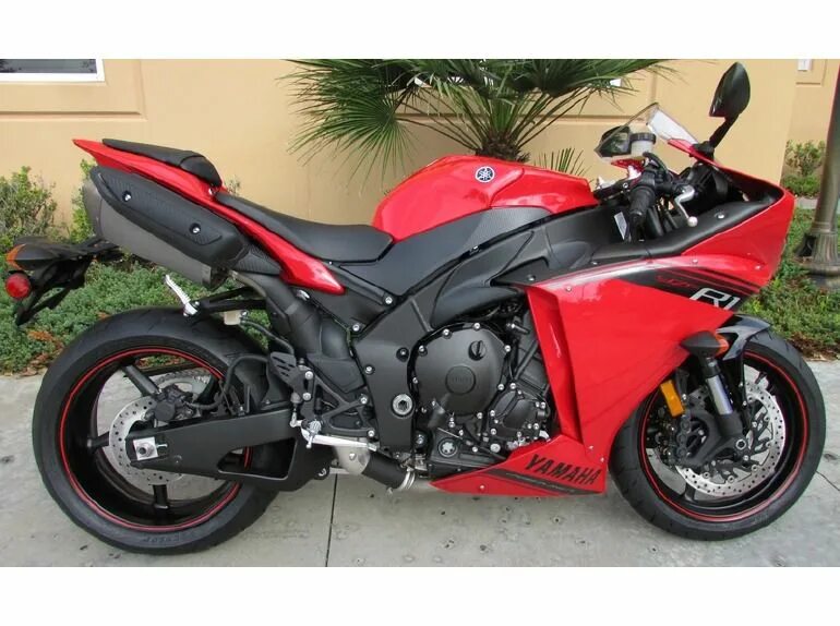 Yamaha yzf-r1 2005. Спортбайк ямаха r1. Yamaha красный. Yamaha yzf-r1 красный. Yamaha красный.