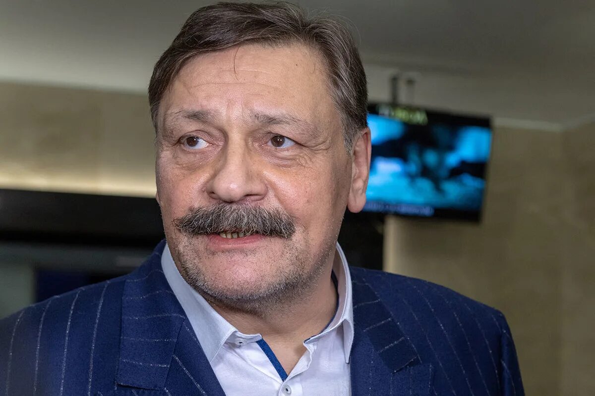 Артист мхт дмитрий назаров. Дмитрий назаров филармония. Что случилось с назаровым. Что случилось с назаровым. Назаров дмитрий алексеевич.