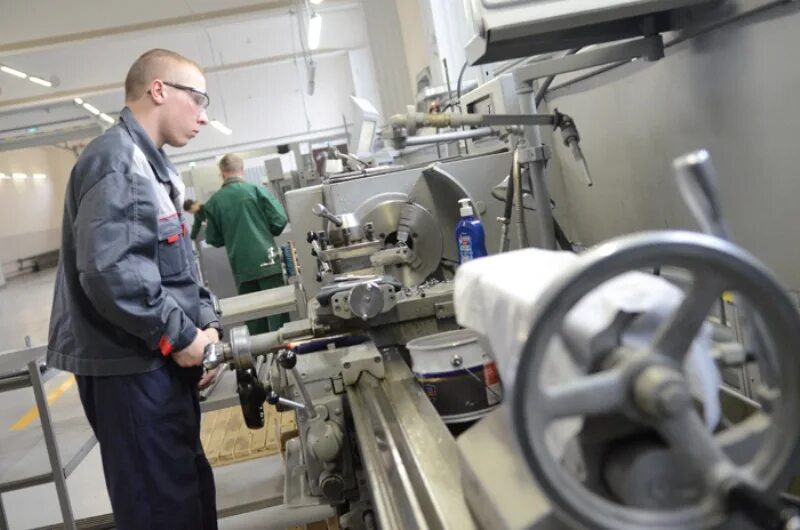 Завод молот вятские поляны. Металлопосуда вятские поляны мечта. Вятско-полянский оружейный завод молот. Лесозавод 25 архангельск. Высота 43 лифтовый завод.