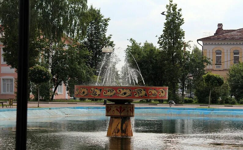 Семенов нижегородской сайт. Фонтан в городе Семенов Нижегородской области. Достопримечательности г Семенов Нижегородской обл. Семенов Нижегородская область площадь Ленина. Памятники Семенова Нижегородской области.