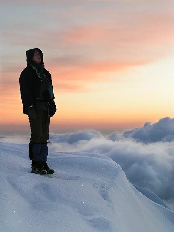 Каспар фридрих картины странник. Путник автор. Странник в пути. Путник автор. Caspar david friedrich.
