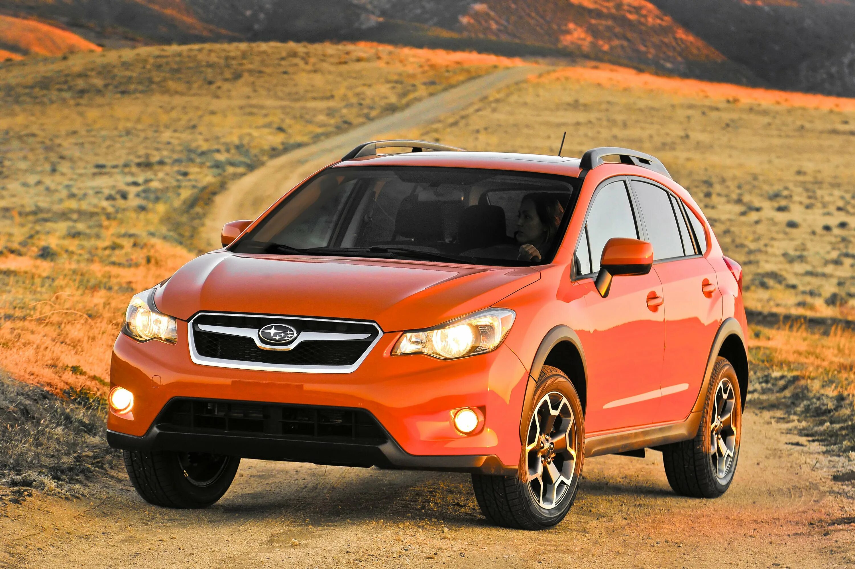 Недорогие бу кроссоверы. Subaru XV Crosstrek. Subaru XV 2013. Subaru Impreza XV 2013. Subaru Crosstrek 2012.