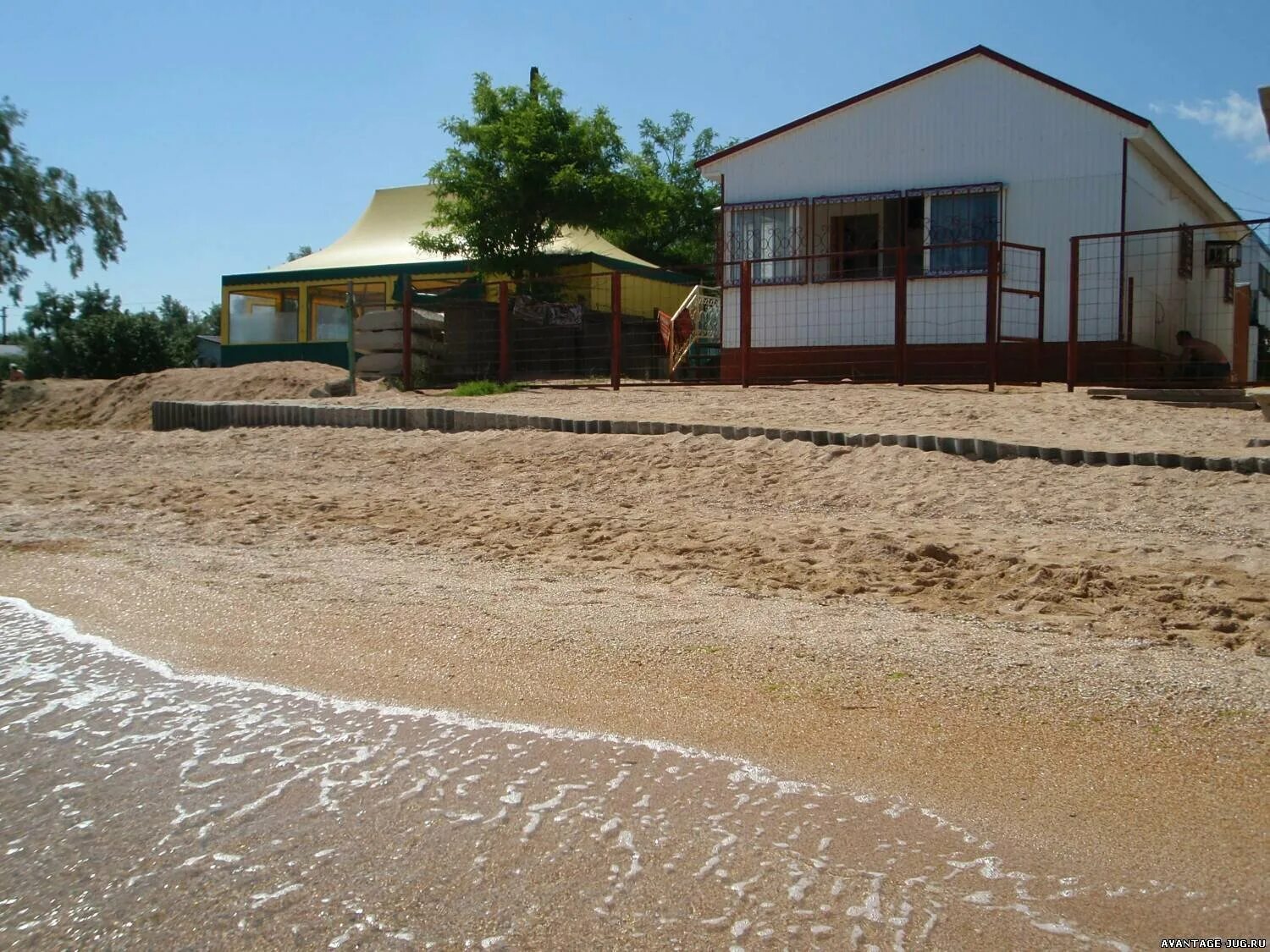 голубицкая гостиница дом у моря. голубицкая отель орхидея. голубицкая комплекс лазурный берег. голубицкая причал гостевой дом. пляж золотая рыбка голубицкая.