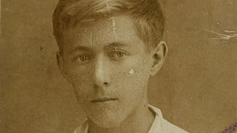 Солженицын детские годы. Прозвище солженицына 4 буквы. Солженицын портрет. Солженицын 2008. Прозвище солженицына 4 буквы.