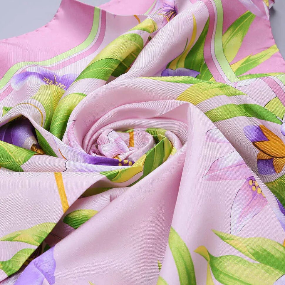 Виды шелковых платков. Шелковый платок. Красивые шелковые платки. Платки из натурального шелка. Ткань из шелка.