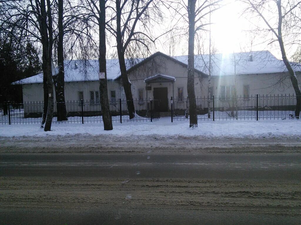 Фмл углич. Фмл углич учителя. Угличский физико-математический лицей, углич. Физико-математический лицей углич. Выпускников.