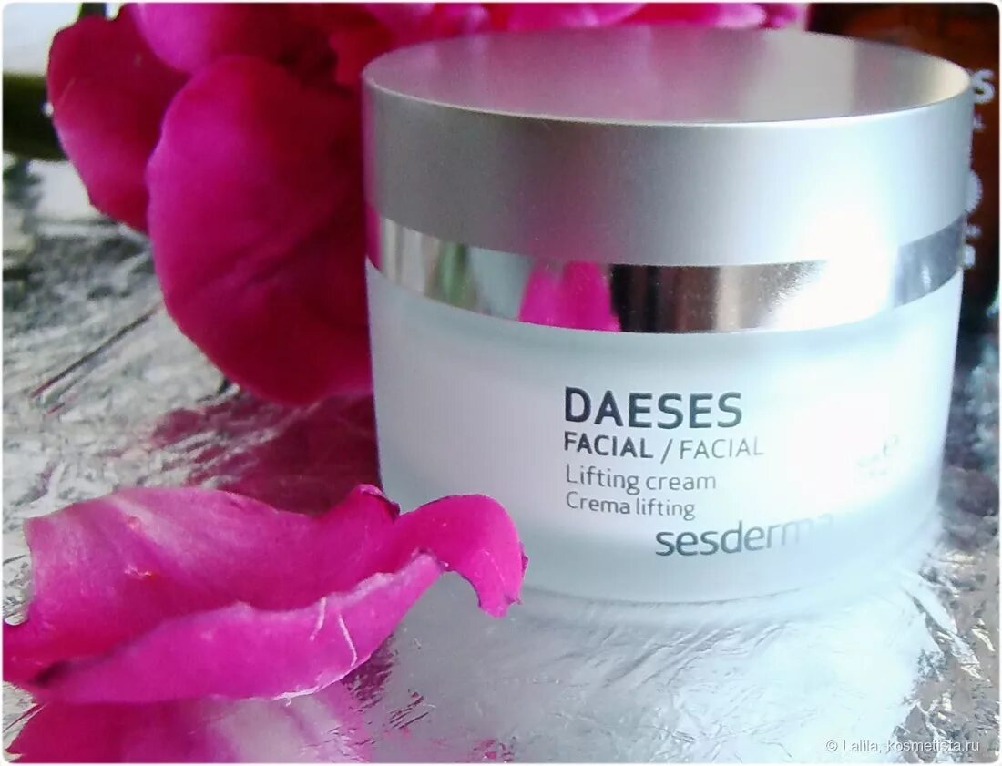 Lifting cream. Сесдерма крем лифтинг. daeses mediderma lifting and firming cream. daese facial маска. daeses маска фото.