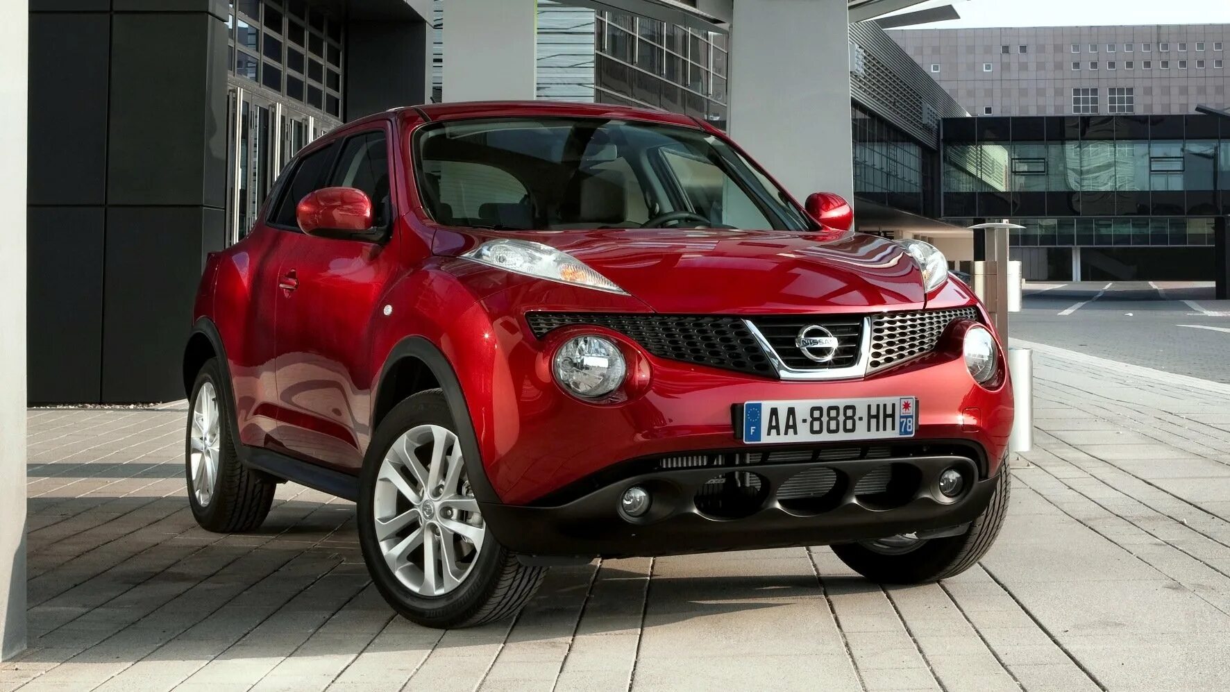 Автомобиль ниссан характеристики. Nissan Juke. Ниссан Джук 2011 красный. Nissan Juke 2010. Nissan Juke красный 2010.