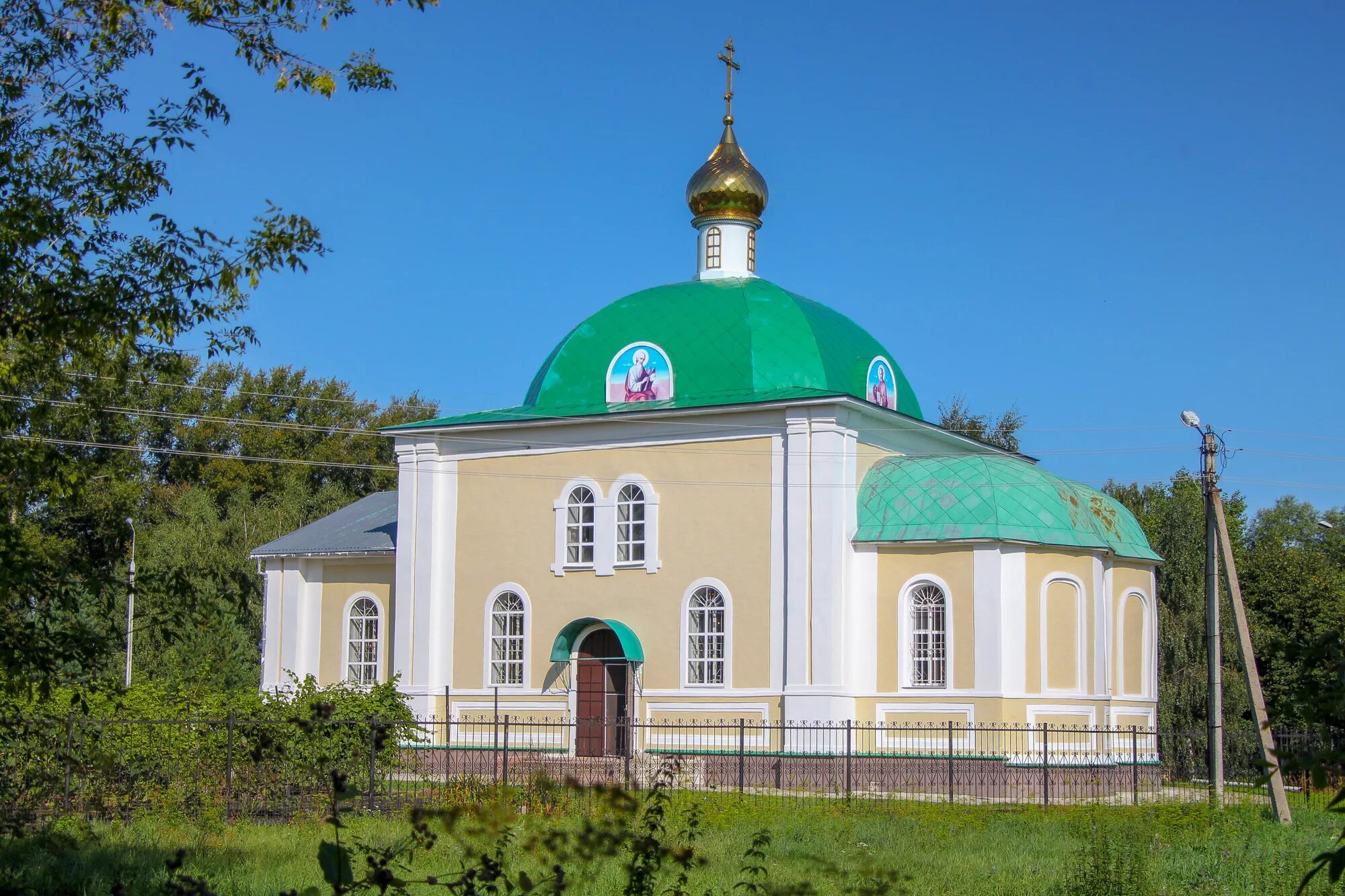 Св орлов. Лаврово храм Орловская область. Свято Преображенский храм Лаврово. Преображение Господне храм Орел. Орловская область село Лаврово Церковь.