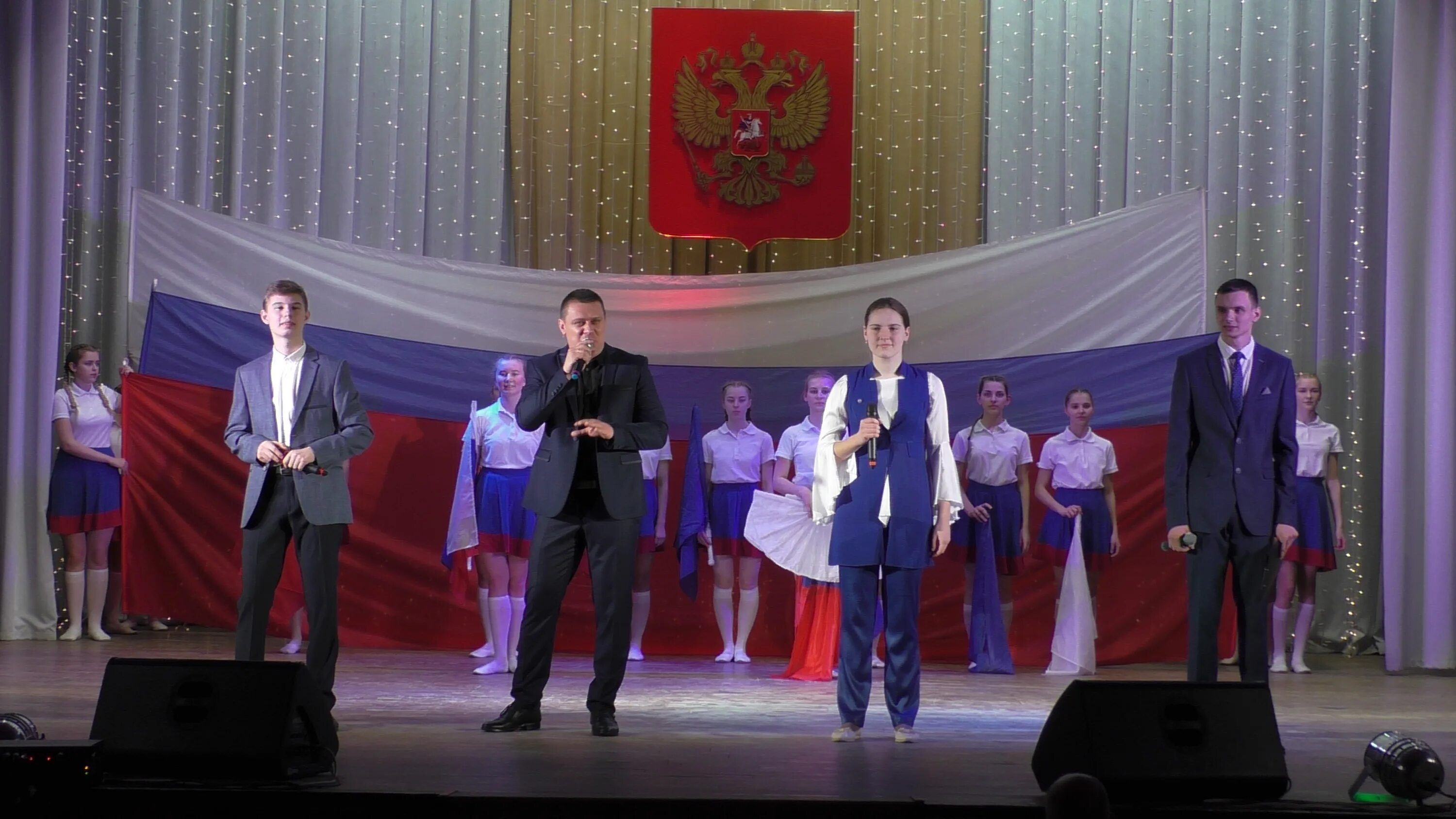 концерт посвященный 10 летию присоединения крыма