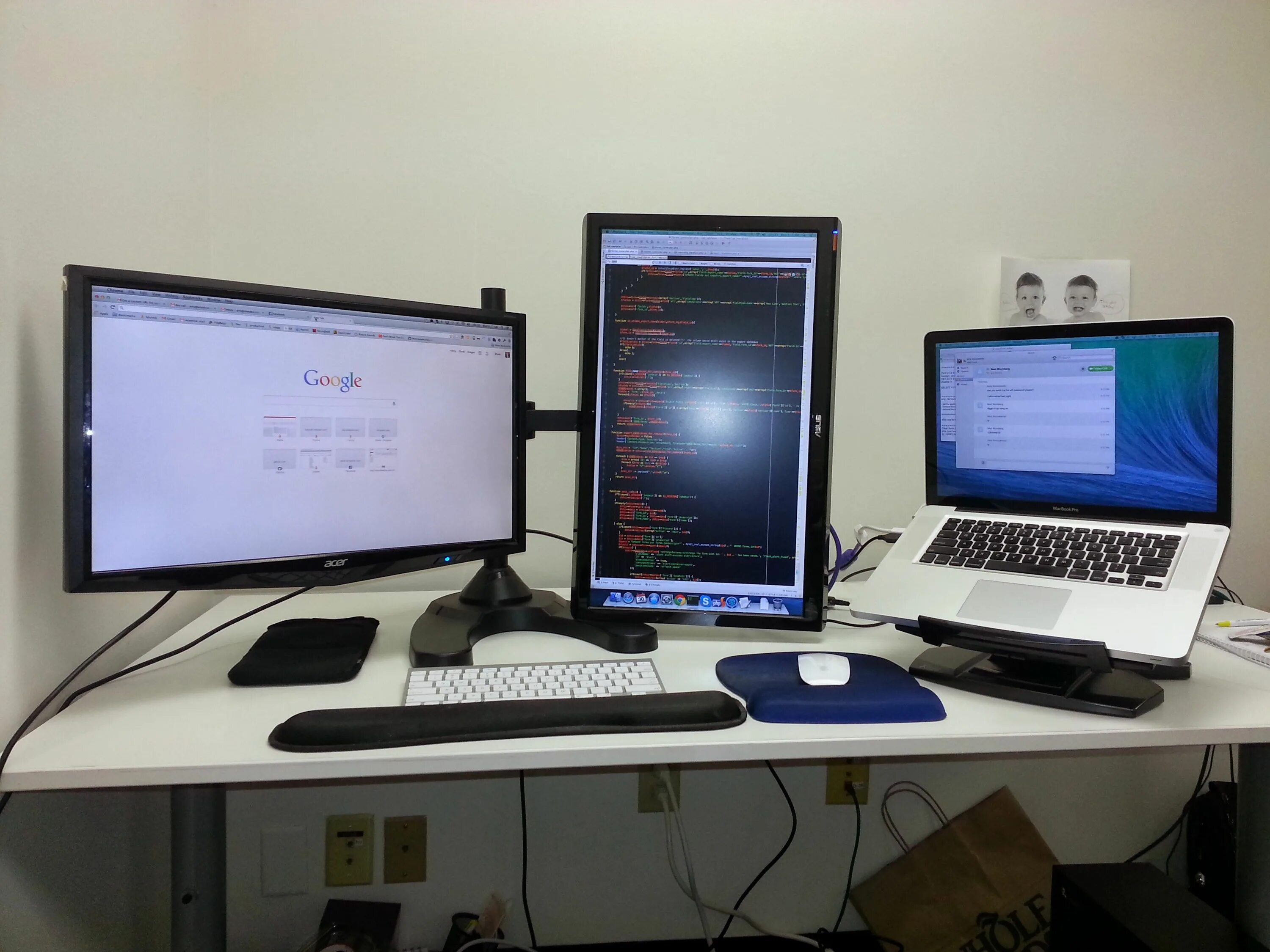 Monitor setup. Vertical monitor setup. компьютер для пайтона. vertical monitor trading setup. компьютер язык форт.