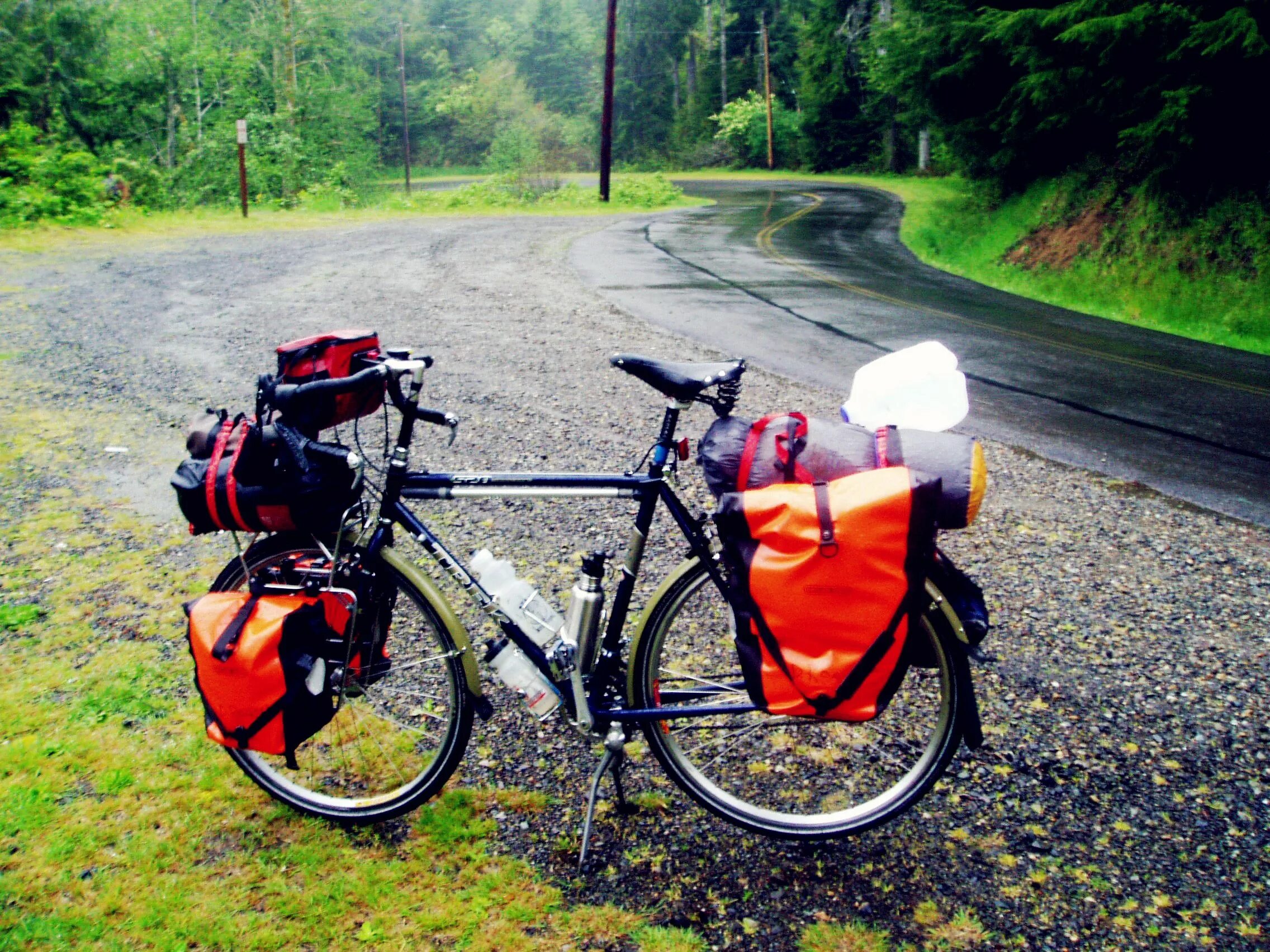 Bike tour. Гонщицкий велотуризм. Туристический велосипед. Путешествие на велосипеде. Велотуризм велосипеды.