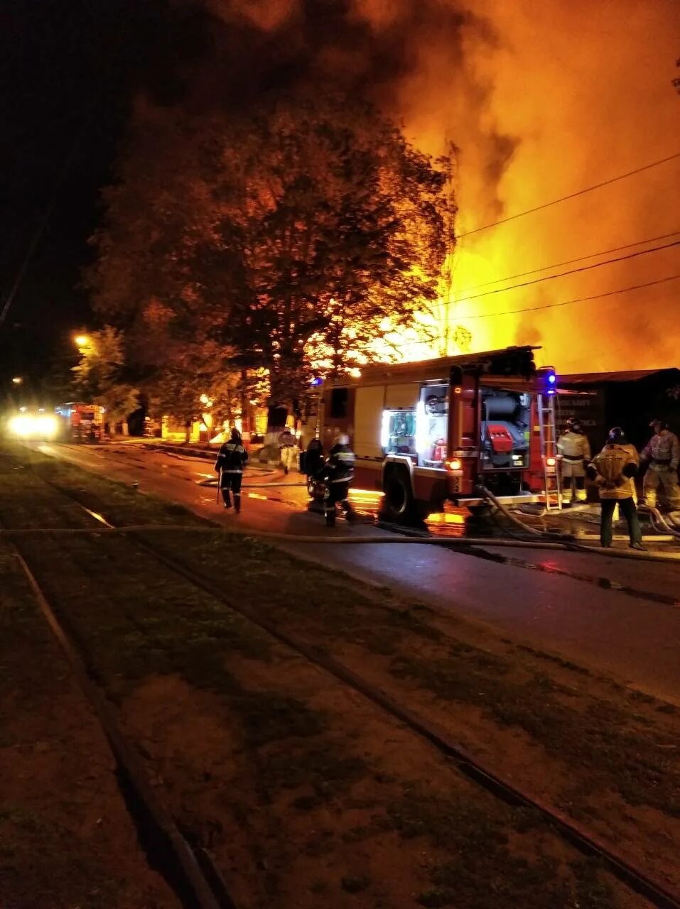 Пожар в Ульяновске семь пятниц. Пожар вчера вечером. Пожар в Ульяновске вчера вечером. Пожар в кафе.