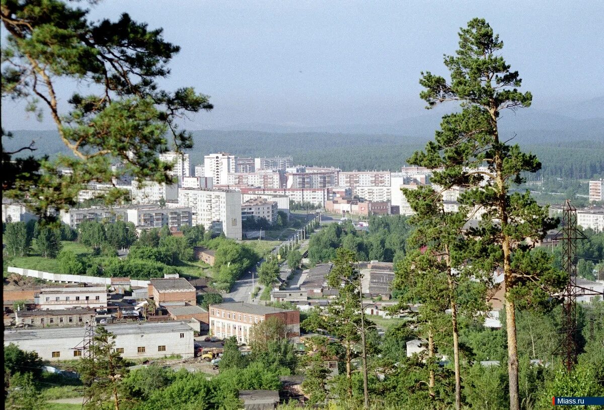 Сайт г миасс. Миас Челябинская область. Миасс Машгородок. Миасс город в золотой долине. Город Миасс пейзаж.