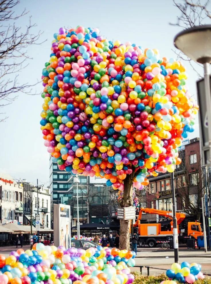 Воздушные шарики деревья. Воздушный шарик. Разноцветные шарики воздушные. Яркие шары. Много шаров.