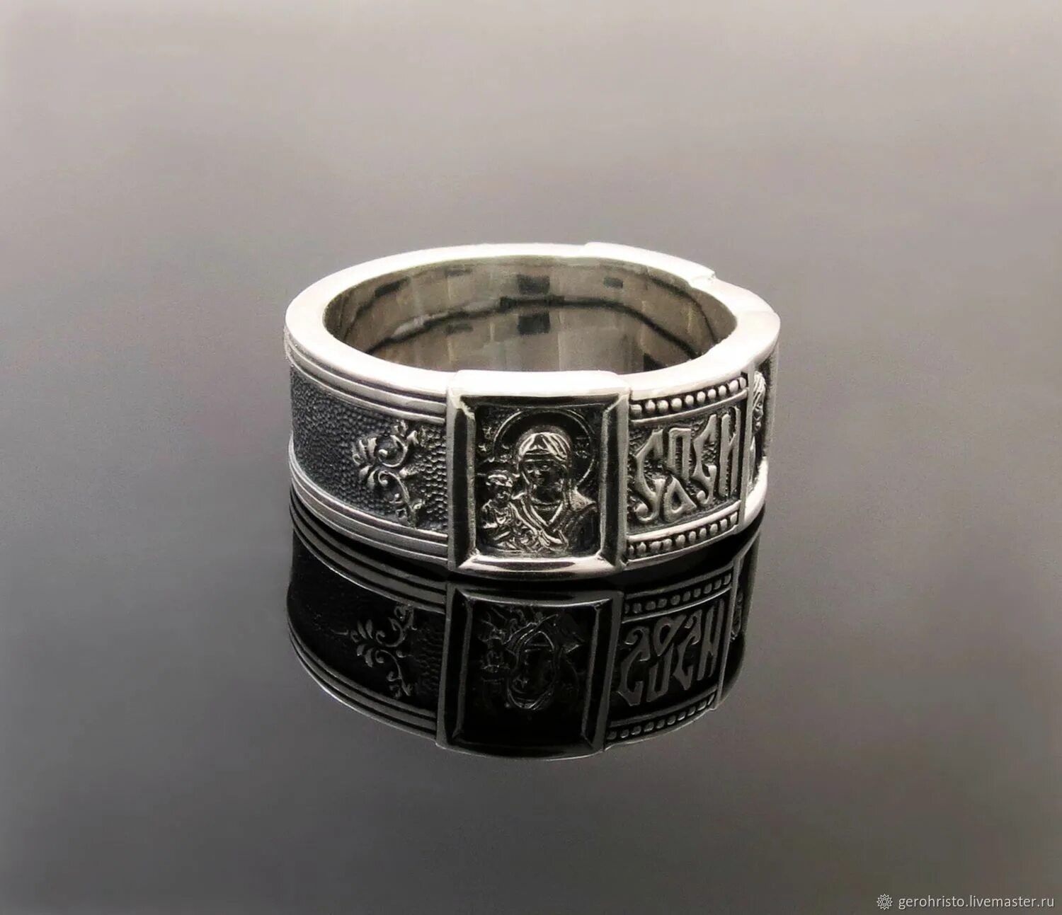 Золотая печатка спаси и сохрани. Печатка мужская спаси и сохрани. Серебряные кольца спаси и сохрани мужские. Серебряная печатка спаси и сохрани. Мужские серебряные перстни печатки.