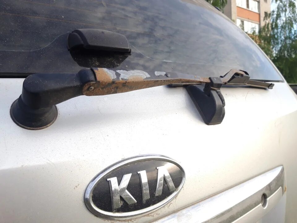Ремонт заднего дворника - KIA Sportage (2G), 2 л, 2008 года своими руками DRIVE2