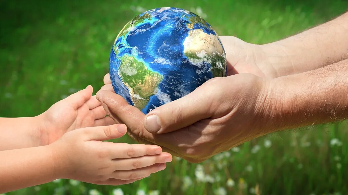 To promise the earth. День земли. Всемирный день земли. Планета земля экология. Планета в руках детей.