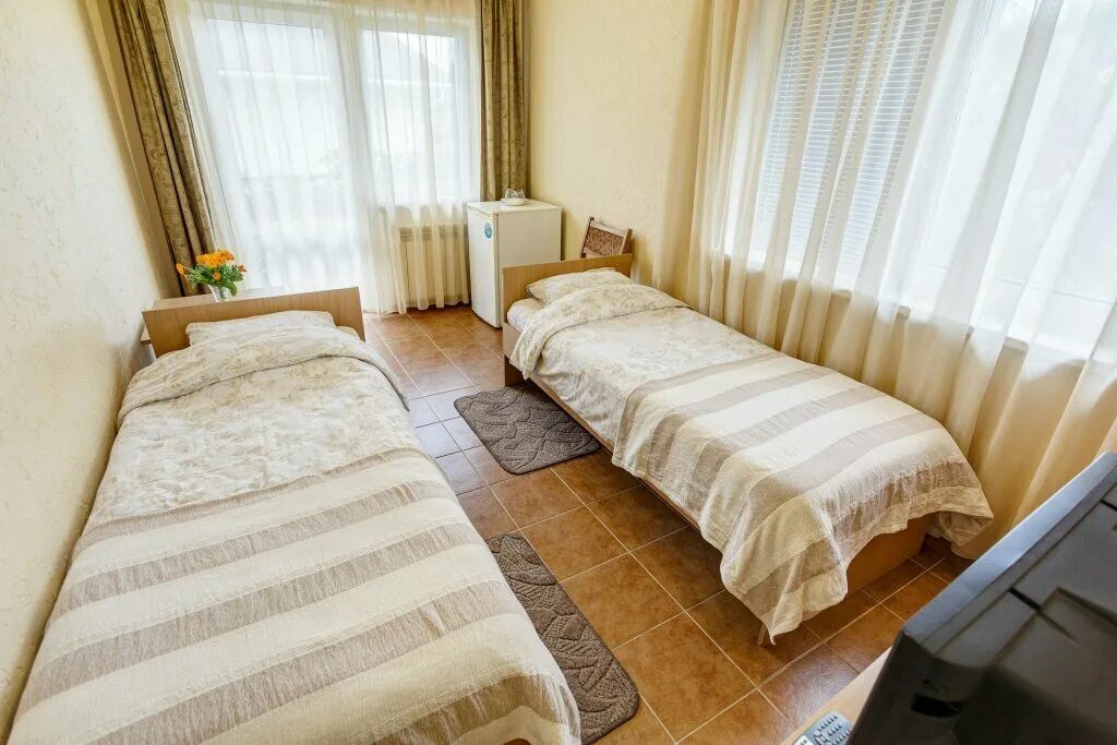 Отель вип хаус. Гостиница ул солнечная. Севастополь улица симонок 107. Микрорайон солнечный стерлитамак. Поселок зеленая поляна банное.